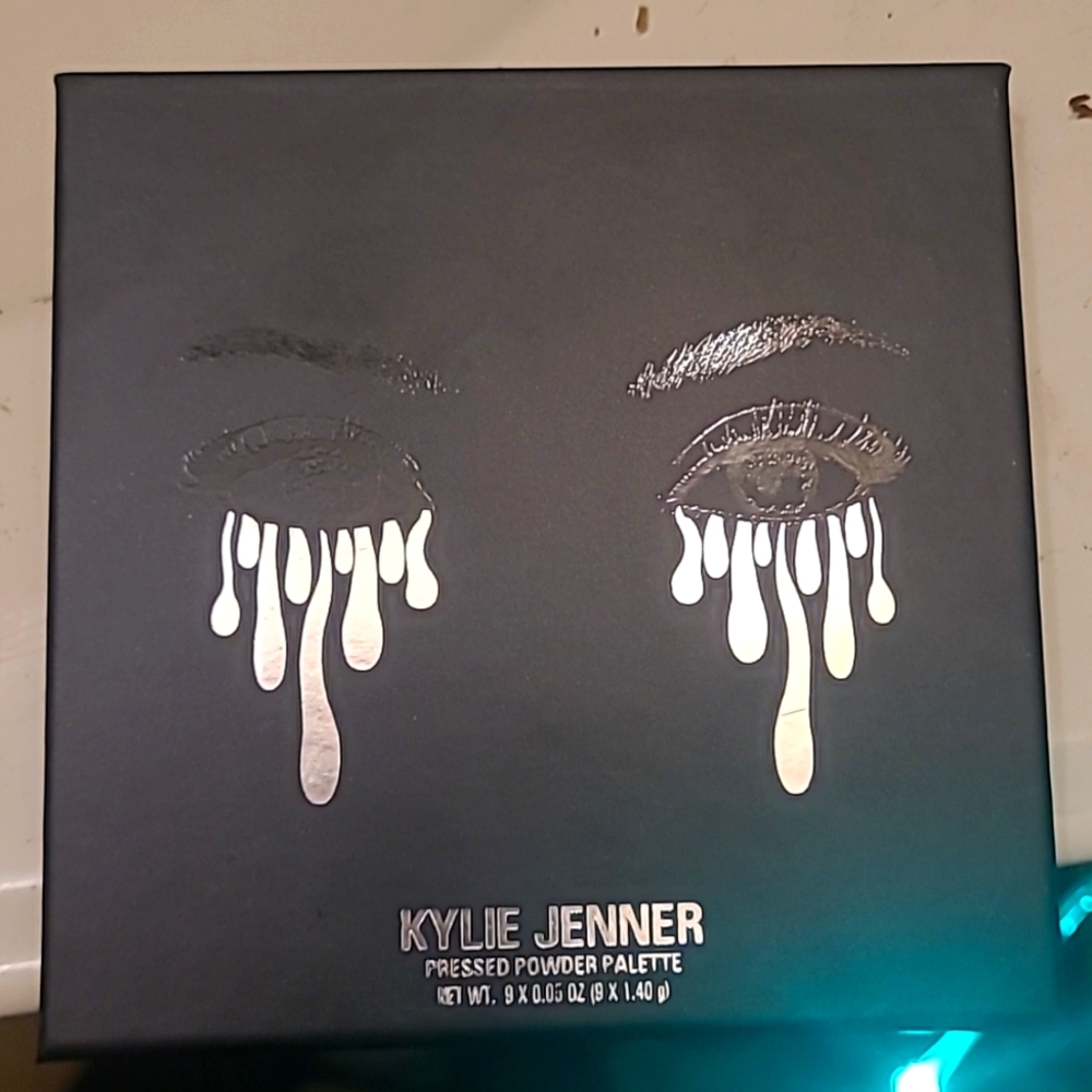 Kylie Jenner eyeshadow palette
